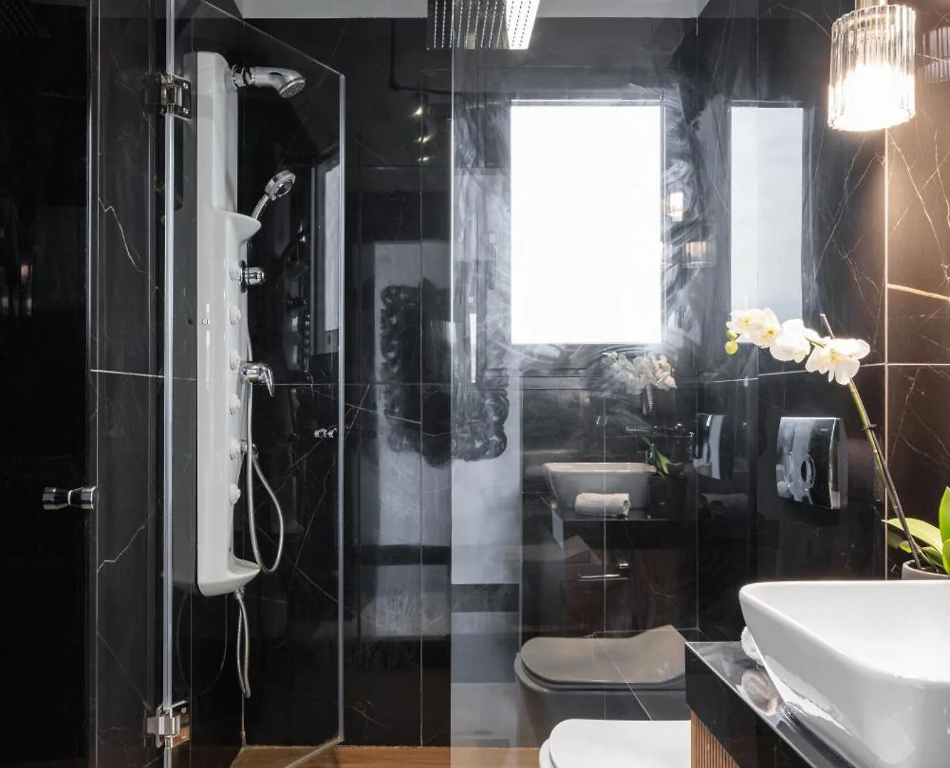 Elegant Suite - Aristotelous Thessaloníki 0*,